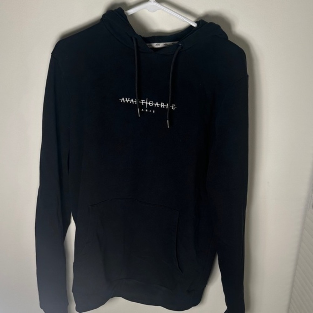 Avanti Black Hoodie Sweater